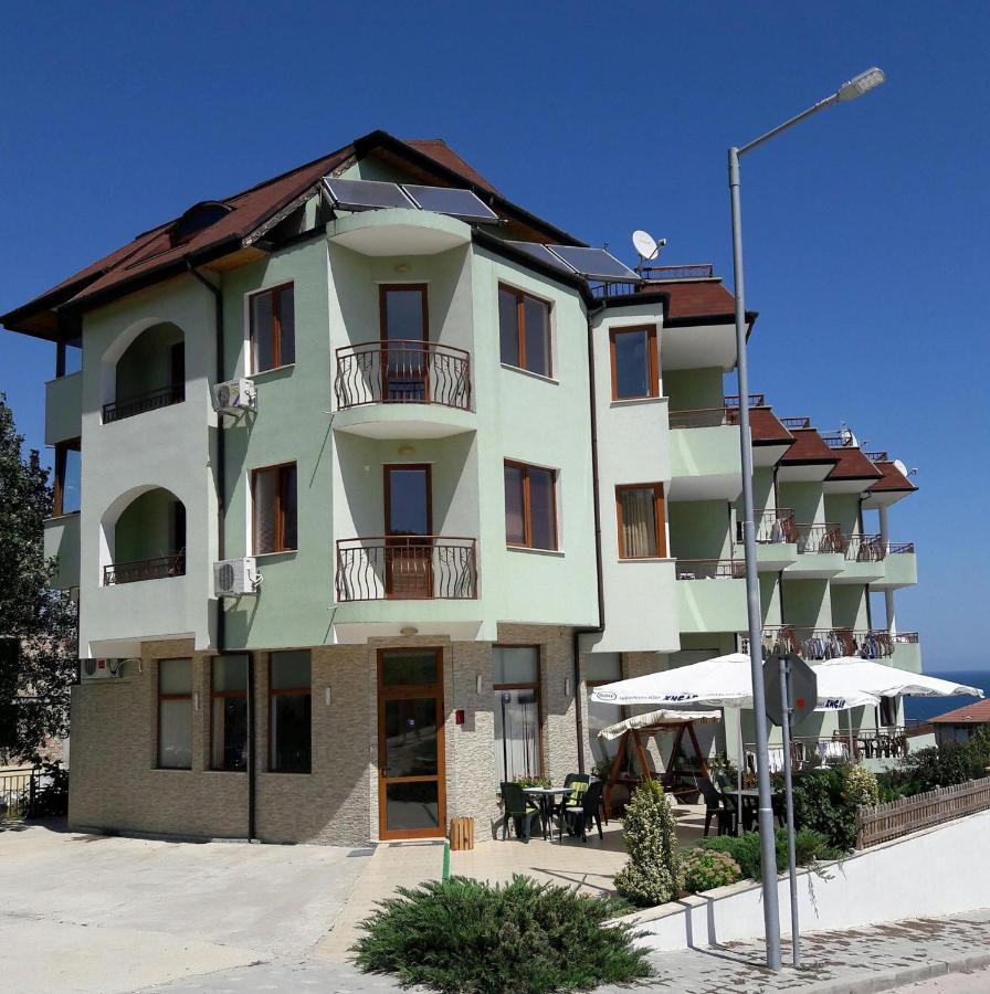 Family Hotel Amore Byala  Exterior photo