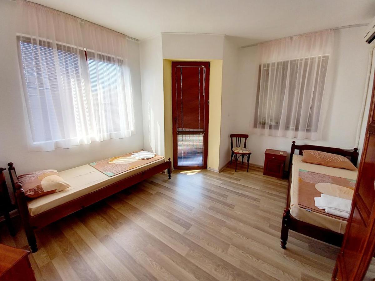 Family Hotel Amore Byala  Exterior photo