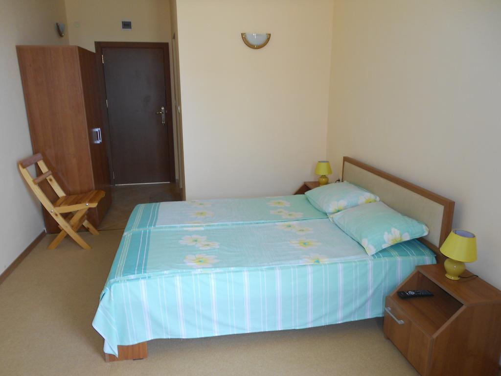 Family Hotel Amore Byala  Room photo