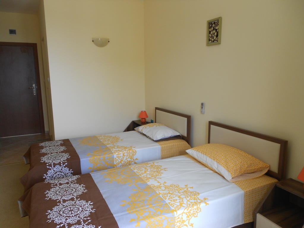 Family Hotel Amore Byala  Room photo