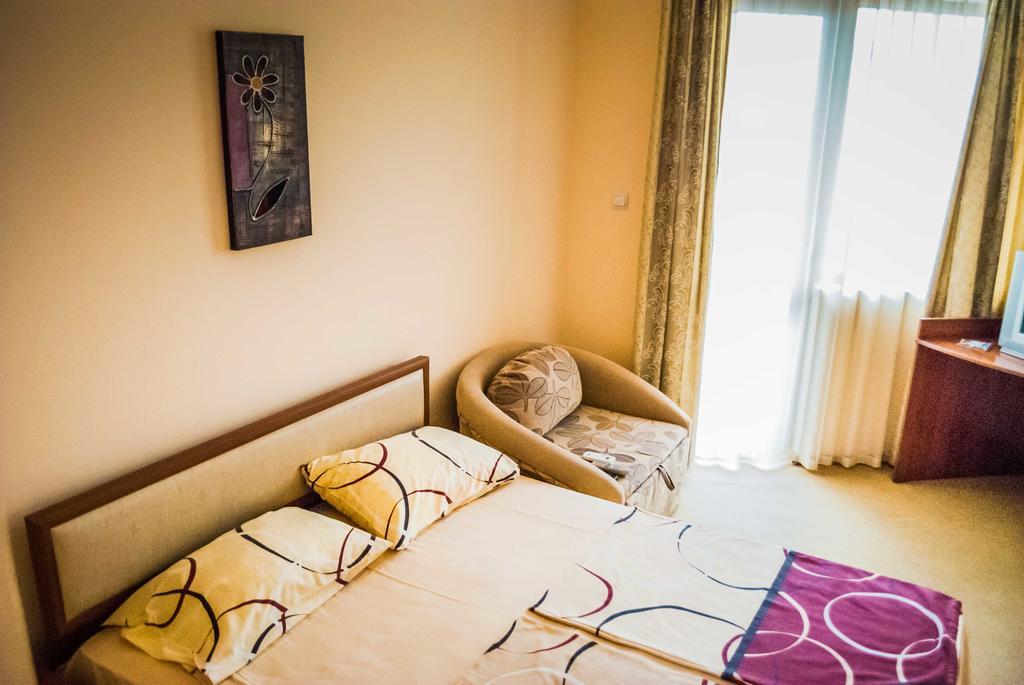 Family Hotel Amore Byala  Exterior photo