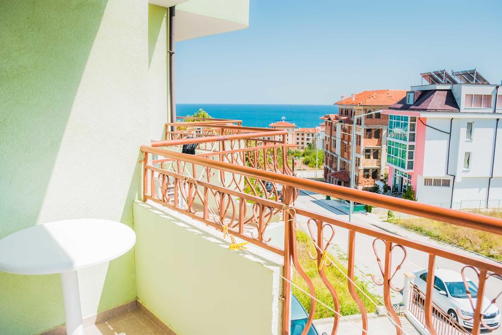 Family Hotel Amore Byala  Exterior photo
