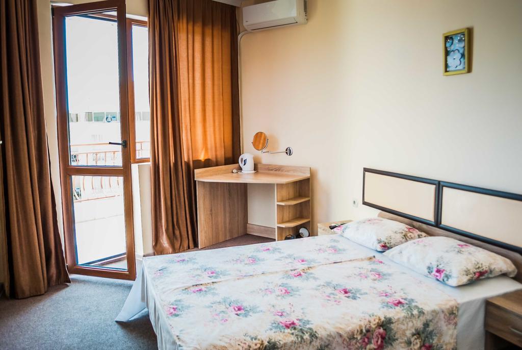 Family Hotel Amore Byala  Exterior photo