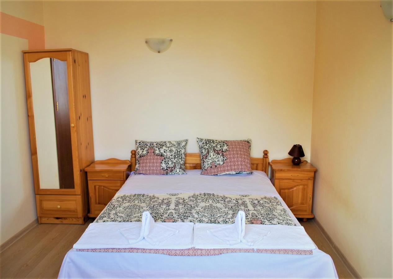 Family Hotel Amore Byala  Exterior photo
