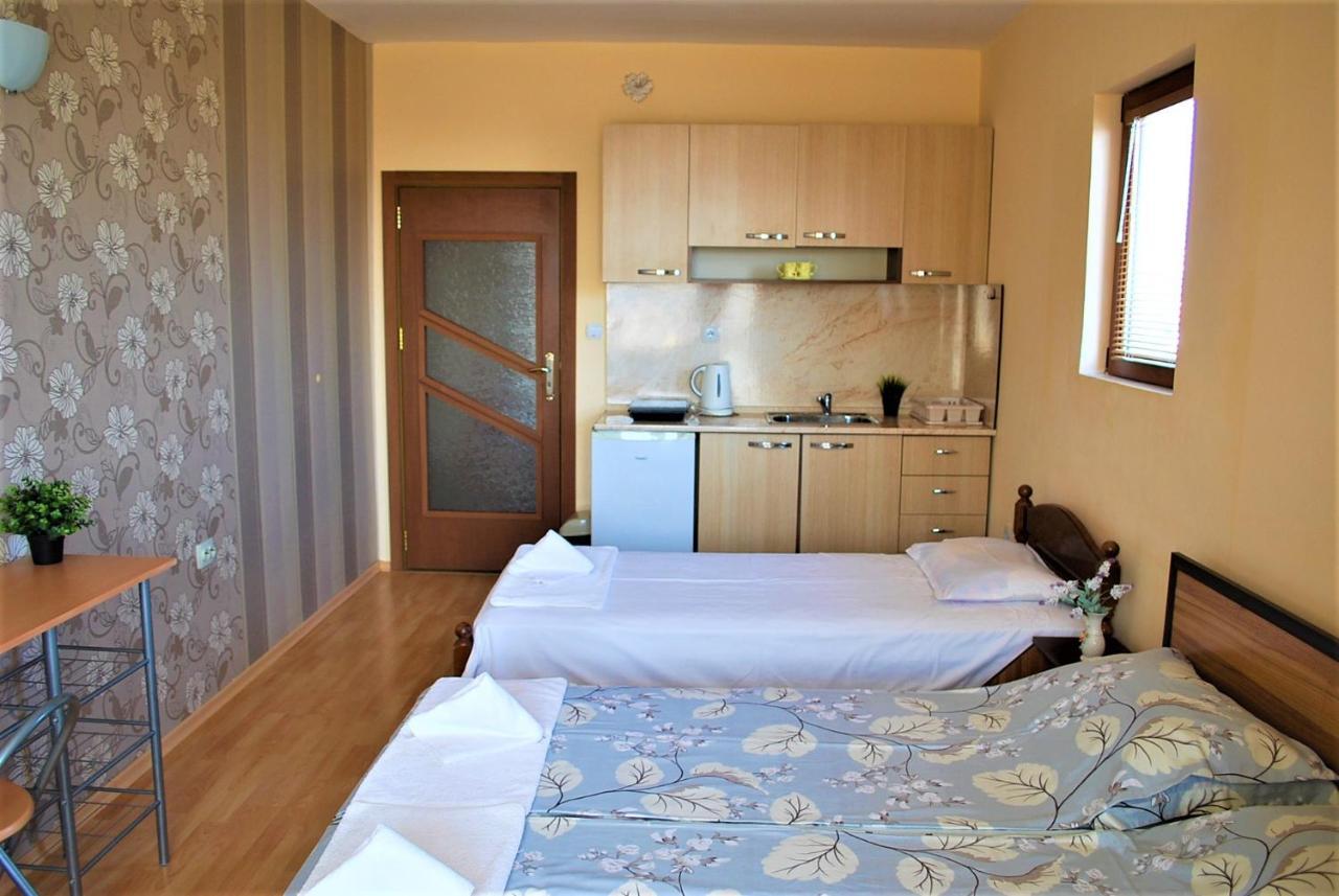 Family Hotel Amore Byala  Exterior photo